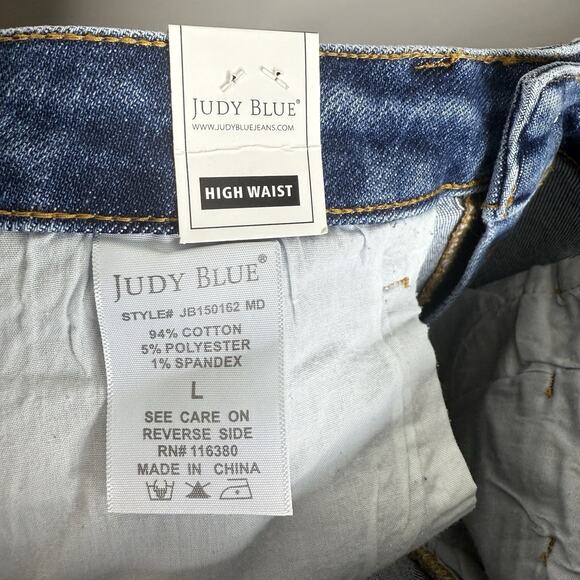 Judy Blue High Waist Distressed Red Bandana Denim Jean Shorts Women’s Large NWT - Picture 8 of 8